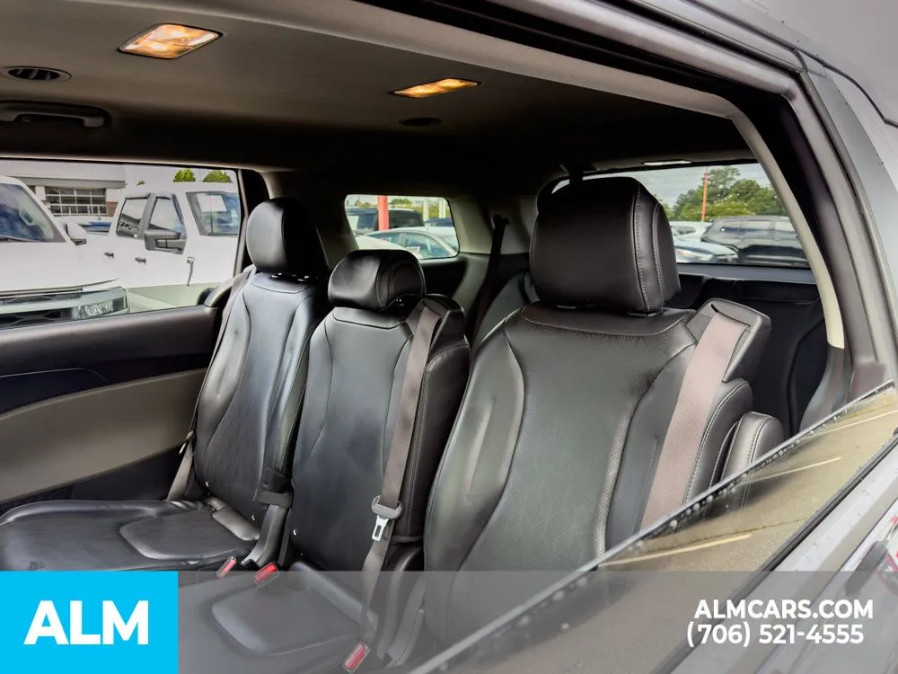 2025 Kia Carnival LXS - Photo 14
