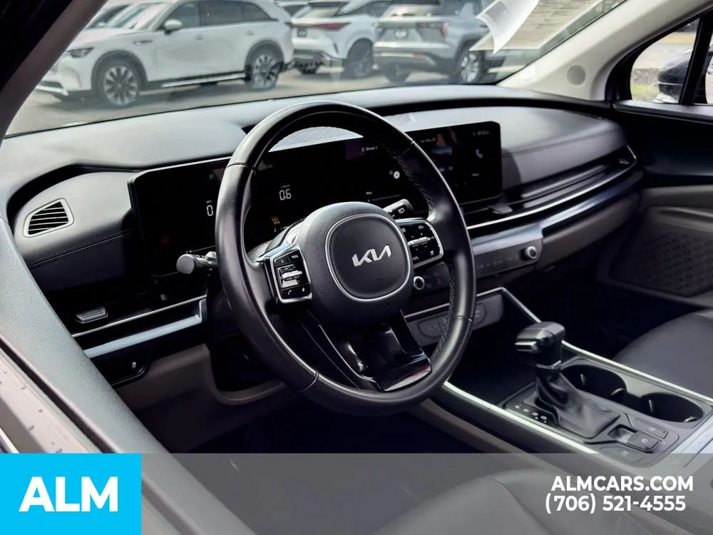 2025 Kia Carnival LXS - Photo 9