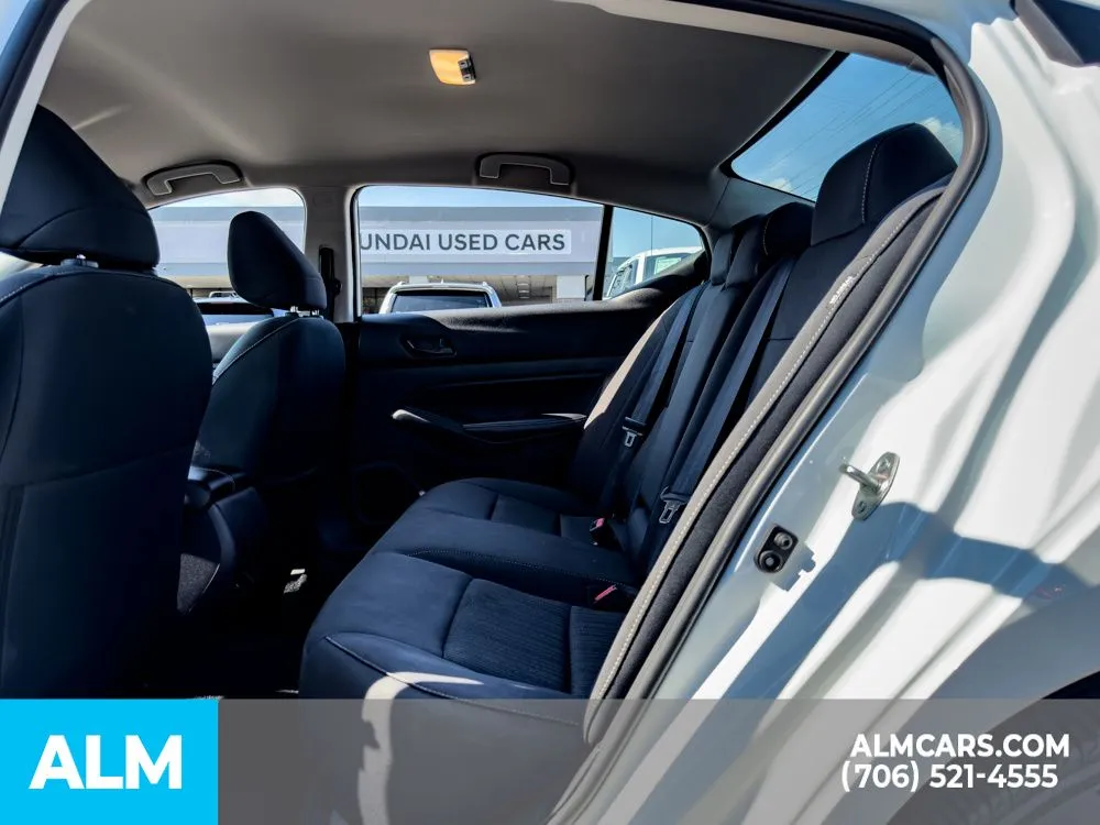 2025 Nissan Altima SV - Photo 14
