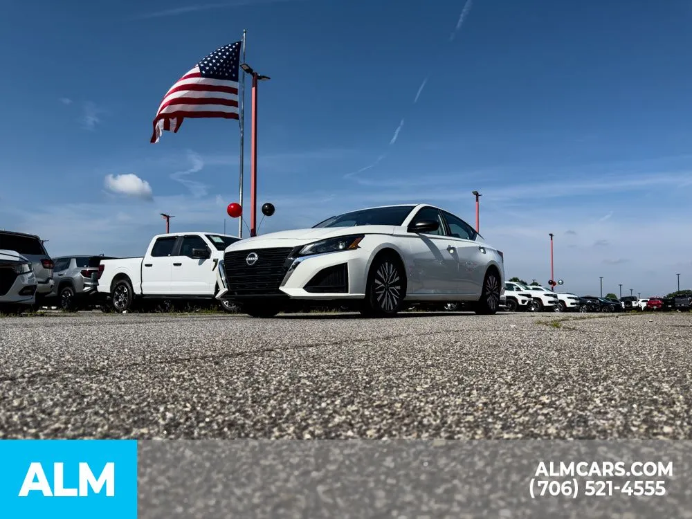 2025 Nissan Altima SV - Photo 6