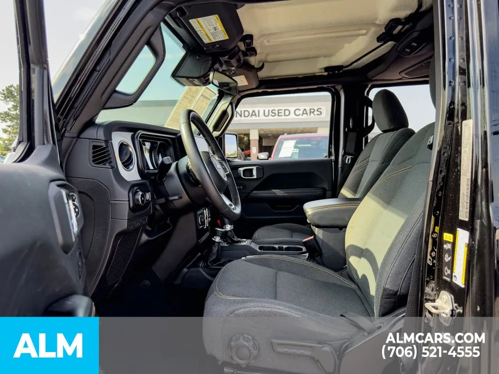 2025 Jeep Wrangler 4-Door Sahara - Photo 8