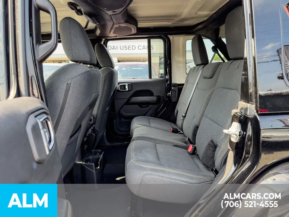 2025 Jeep Wrangler 4-Door Sahara - Photo 10