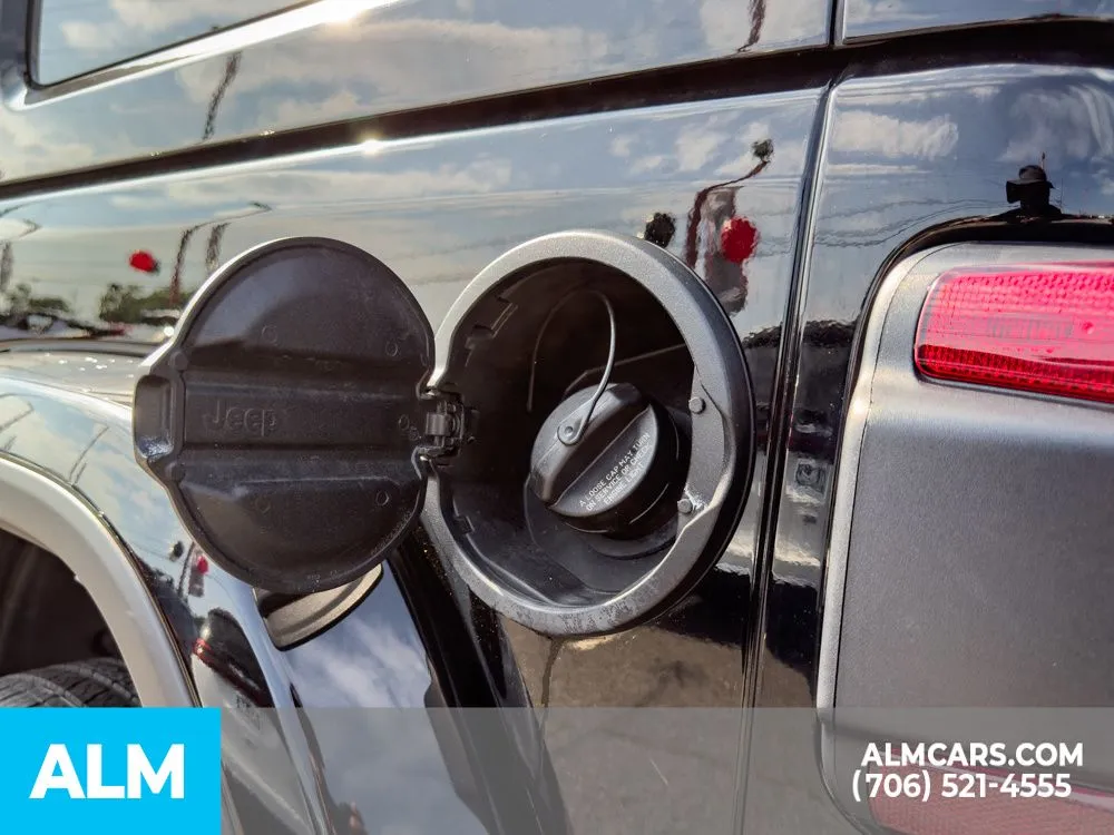 2025 Jeep Wrangler 4-Door Sahara - Photo 11