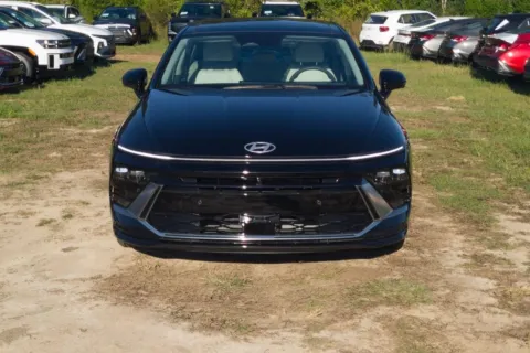 Photos of 2026 Hyundai Sonata Hybrid Limited for sale in Athens, GA at ALM Hyundai Athens