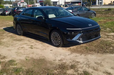 Another view of 2026 Hyundai Sonata Hybrid Limited for sale in Athens, GA at ALM Hyundai Athens