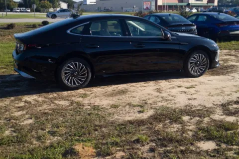 More photos of 2026 Hyundai Sonata Hybrid Limited at ALM Hyundai Athens, GA