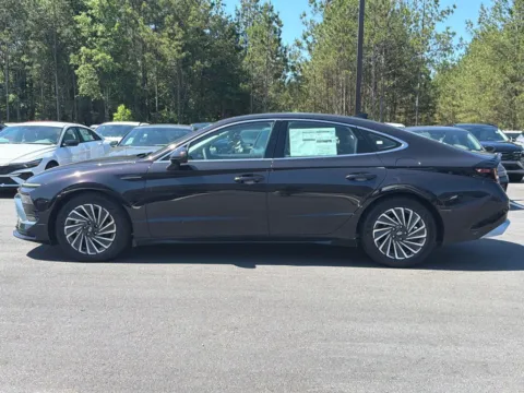 Photos of 2026 Hyundai Sonata Hybrid Limited for sale in Athens, GA at ALM Hyundai Athens