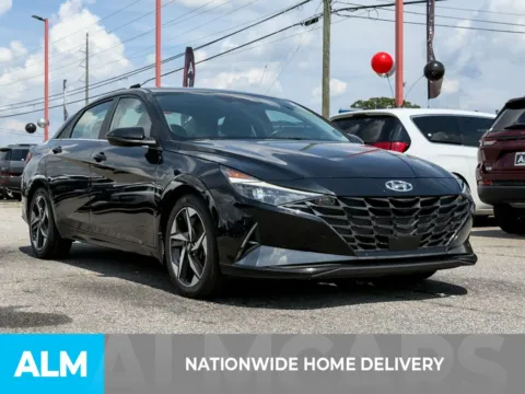 More photos of 2023 Hyundai Elantra Limited at ALM Hyundai Athens, GA