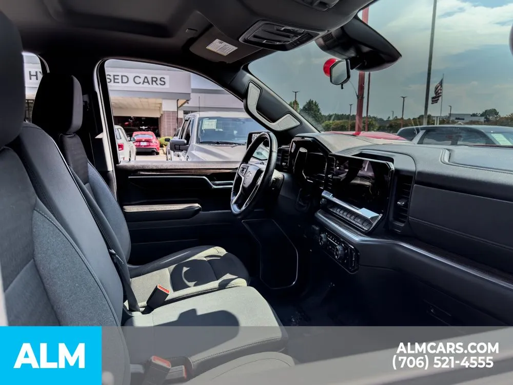 2025 Chevrolet Silverado 1500 LT - Photo 21