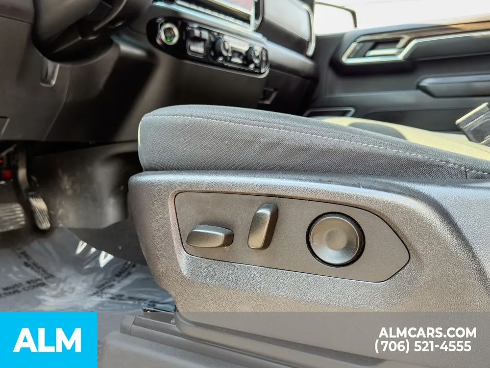2025 Chevrolet Silverado 1500 LT - Photo 18