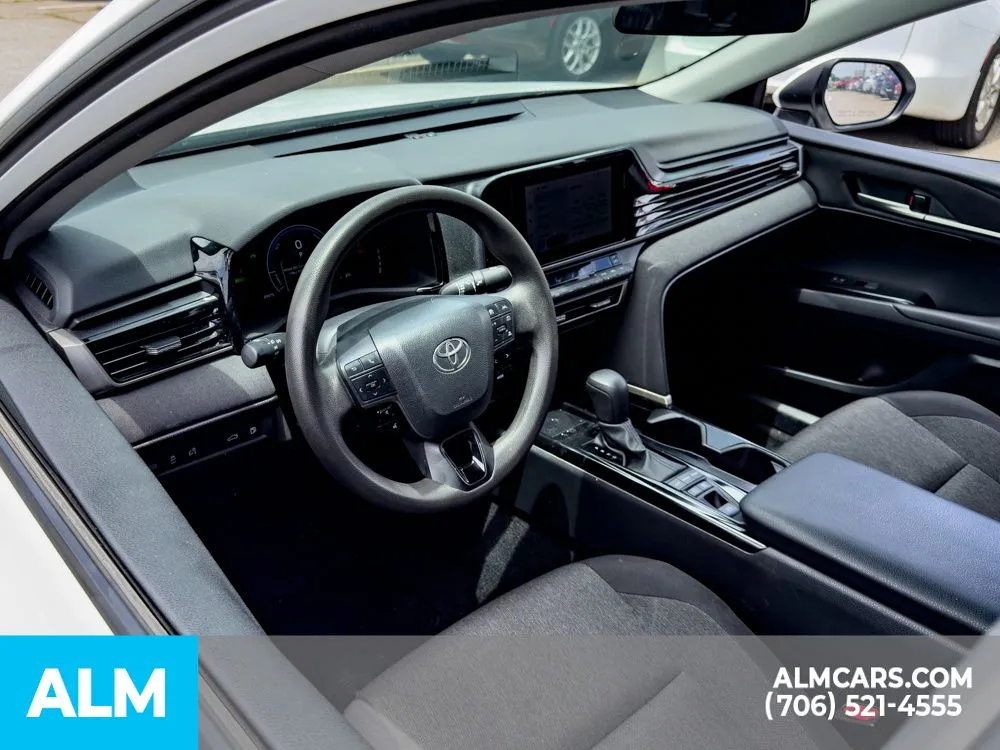 2025 Toyota Camry LE - Photo 8
