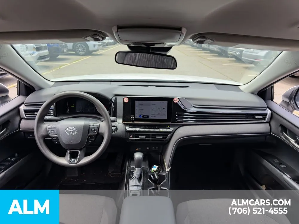 2025 Toyota Camry LE - Photo 18