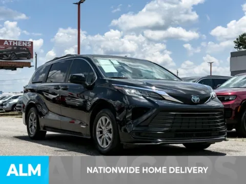 More photos of 2021 Toyota Sienna LE at ALM Hyundai Athens, GA
