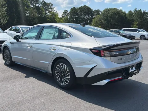More photos of 2026 Hyundai Sonata Hybrid Limited at ALM Hyundai Athens, GA