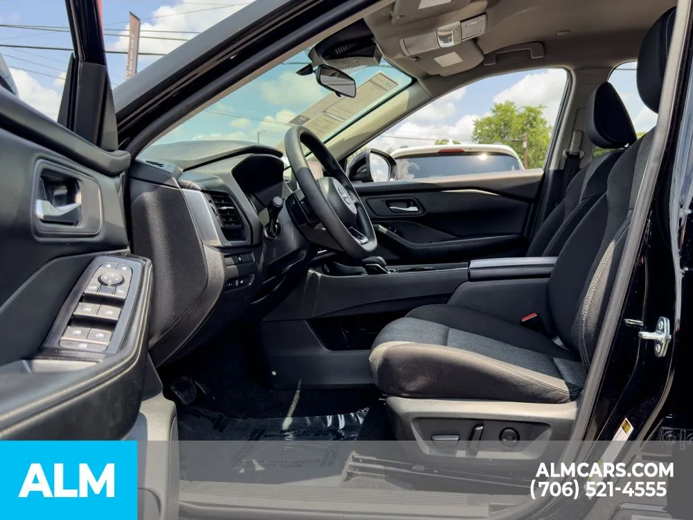 2024 Nissan Rogue SV - Photo 6