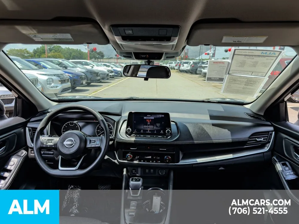 2024 Nissan Rogue SV - Photo 11