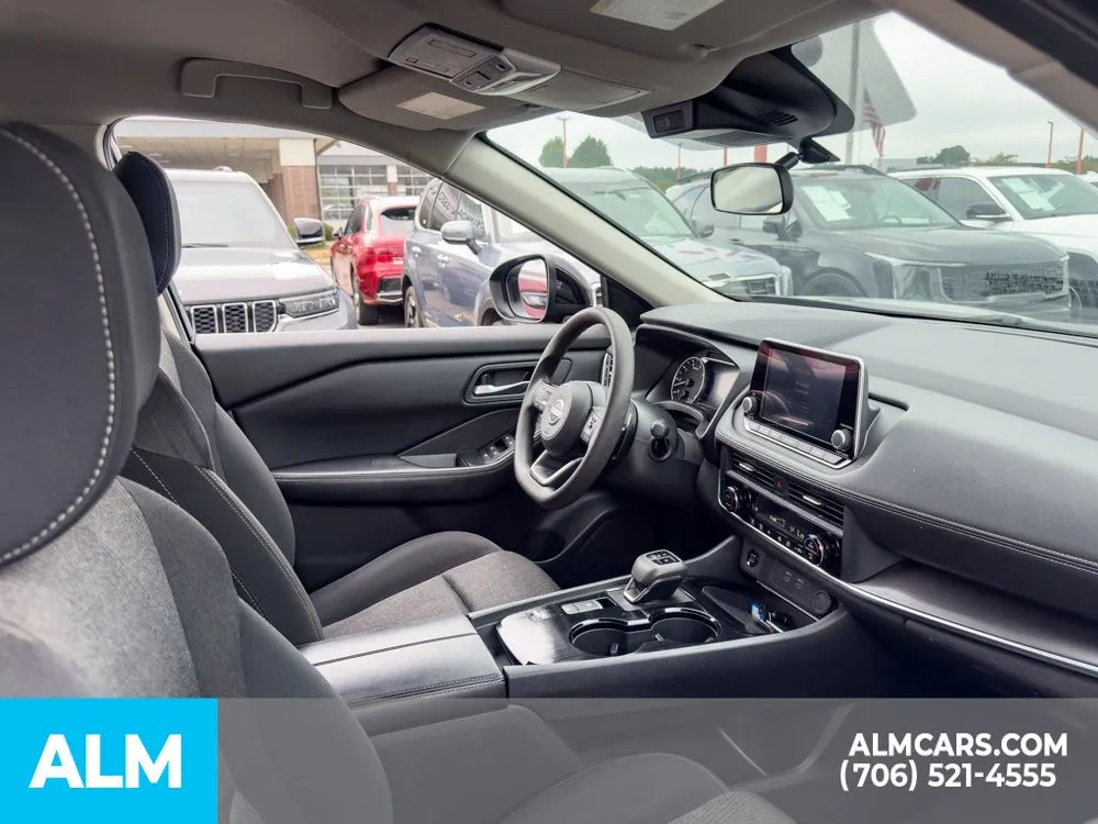 2024 Nissan Rogue SV - Photo 14