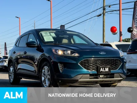 More photos of 2020 Ford Escape SE at ALM Hyundai Athens, GA