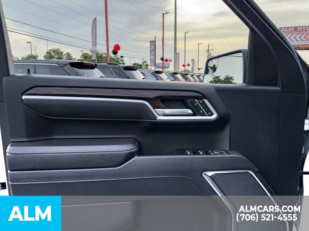 2025 GMC Sierra 1500 SLT - Photo 17