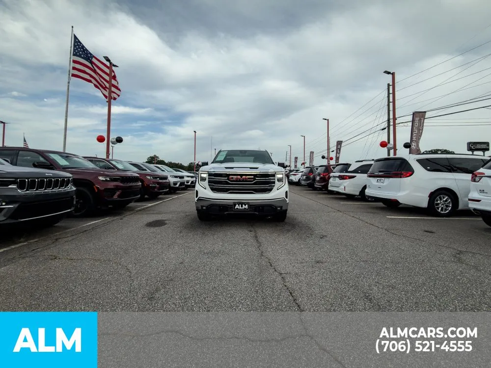 2025 GMC Sierra 1500 SLT - Photo 12