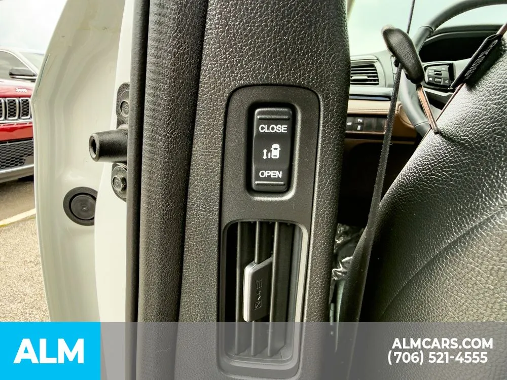 Photo 33