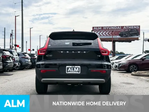More photos of 2020 Volvo XC40 Momentum at ALM Hyundai Athens, GA