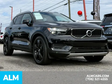 More photos of 2020 Volvo XC40 Momentum at ALM Hyundai Athens, GA