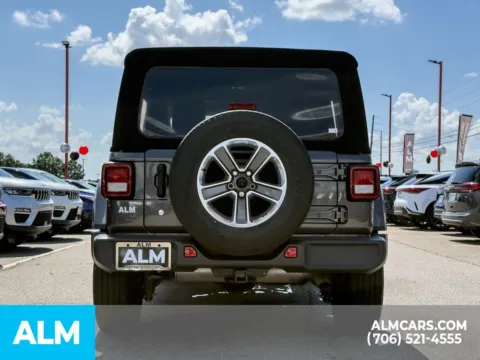 More photos of 2018 Jeep Wrangler Unlimited Sahara at ALM Hyundai Athens, GA