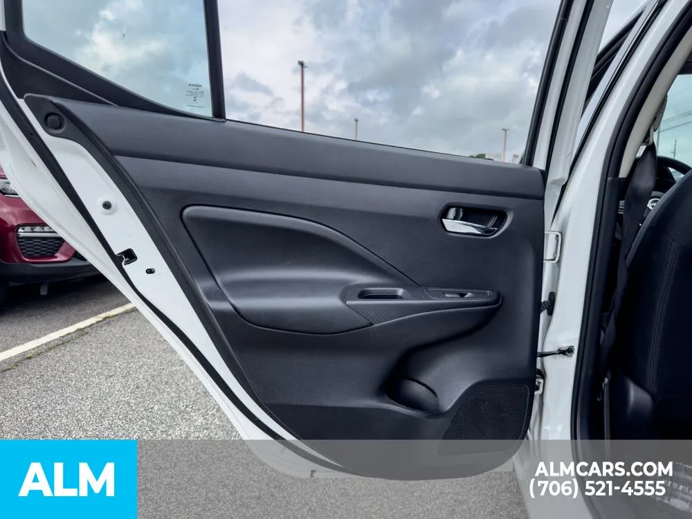 2024 Nissan Versa Sedan SV - Photo 17