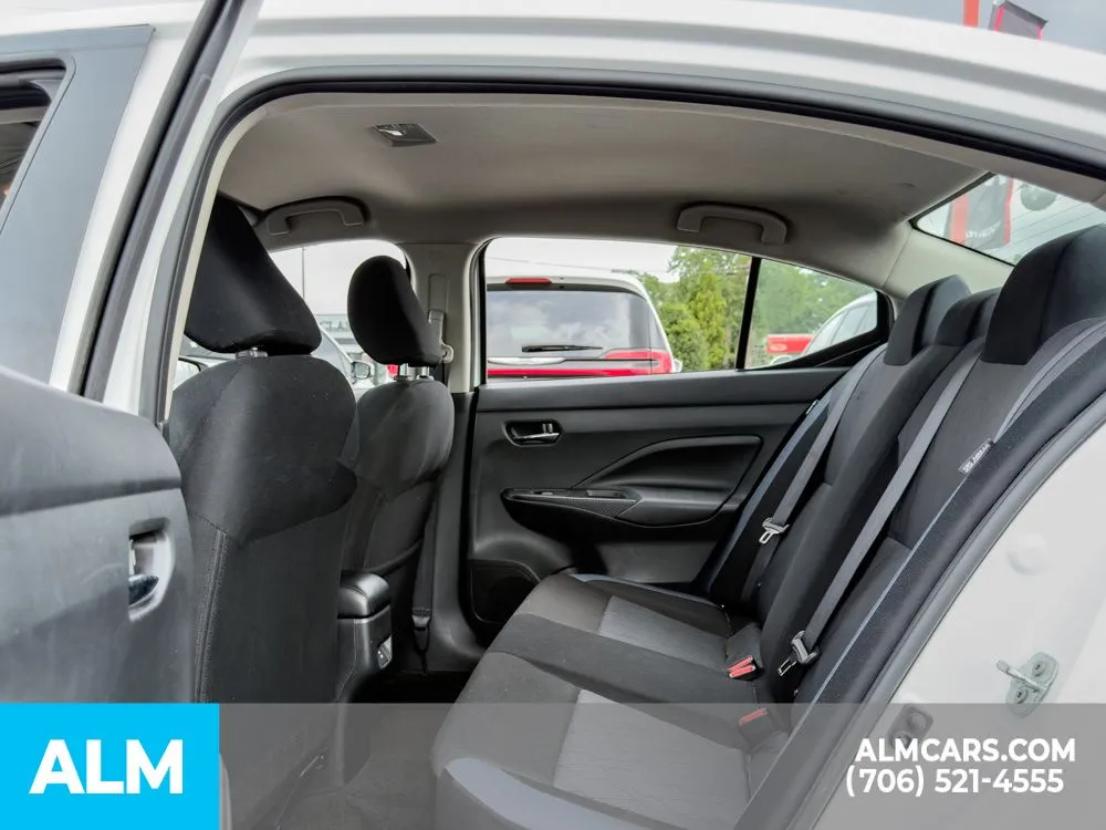 2024 Nissan Versa Sedan SV - Photo 18