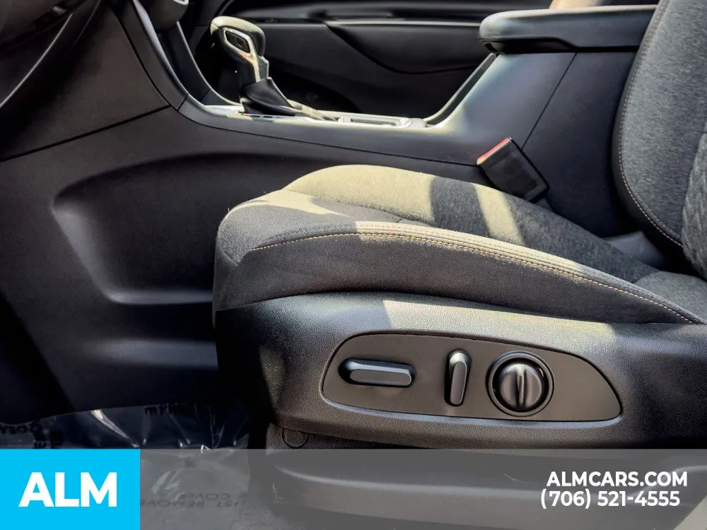 2024 Chevrolet Equinox LT - Photo 16