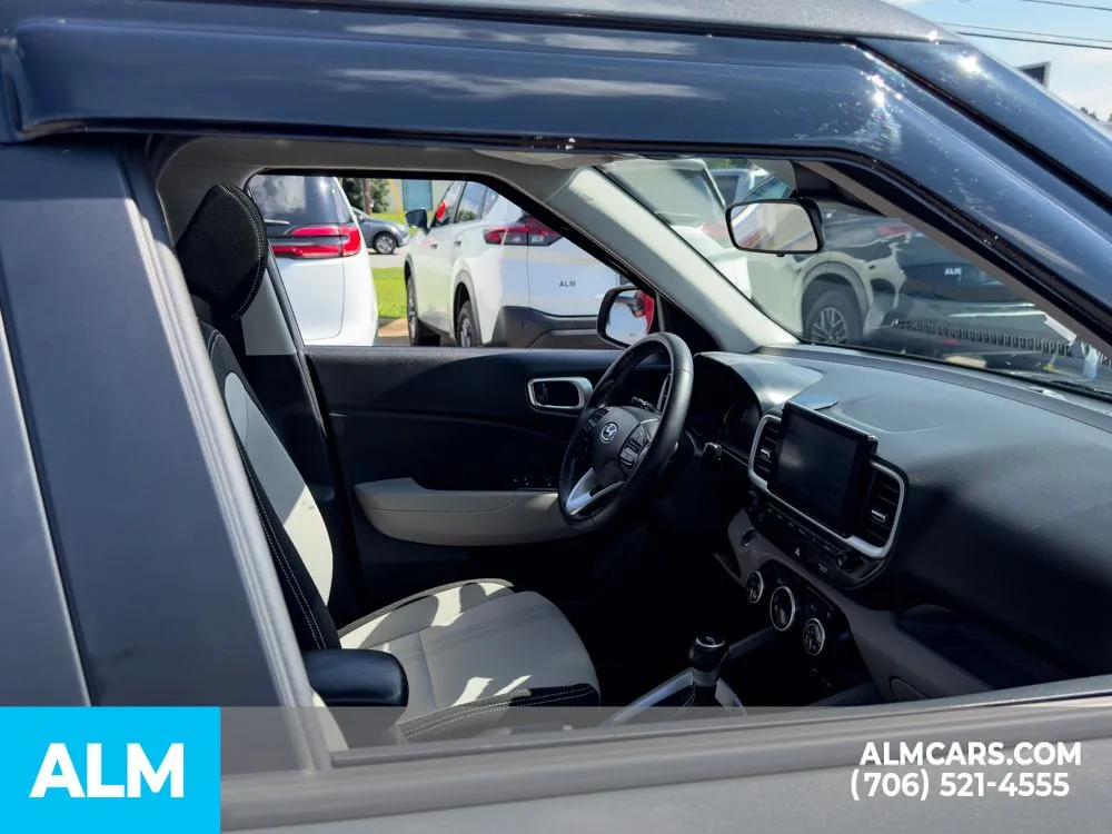 2024 Hyundai Venue SEL - Photo 17