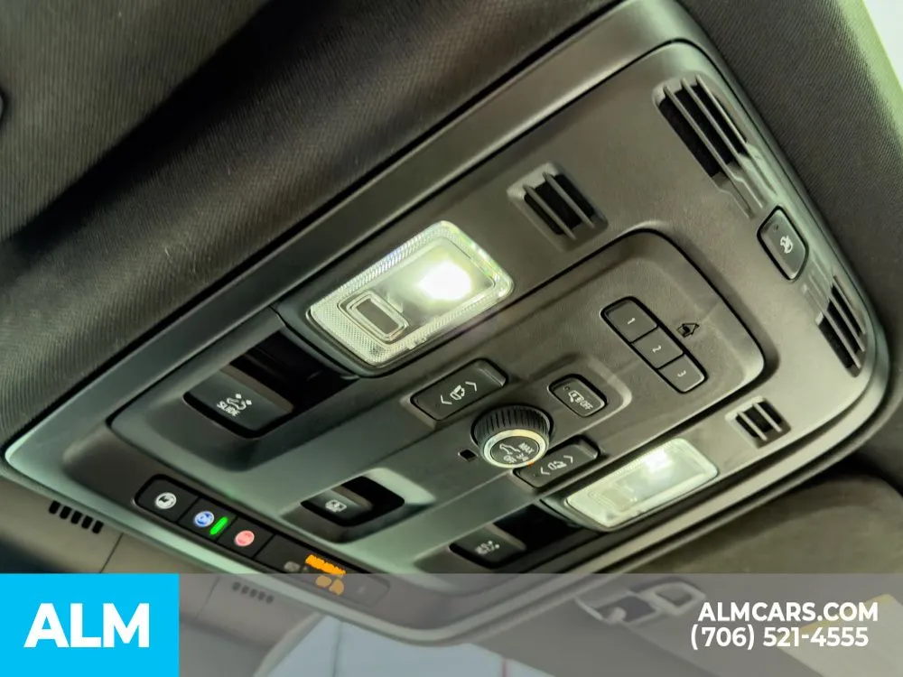 2021 Cadillac Escalade Premium Luxury - Photo 11