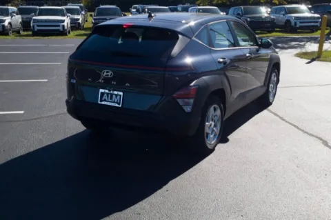 More photos of 2027 Hyundai Kona SE at ALM Hyundai Athens, GA