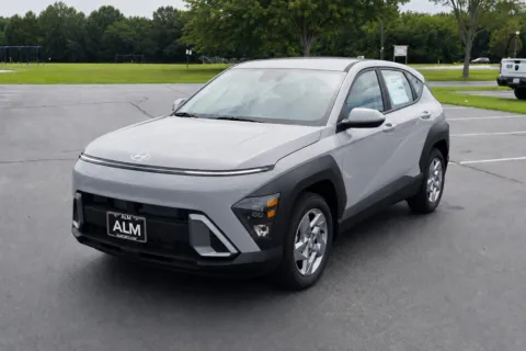 Photos of 2027 Hyundai Kona SE for sale in Athens, GA at ALM Hyundai Athens