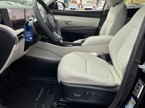More photos of 2026 Hyundai Tucson SEL Premium at ALM Hyundai Athens, GA