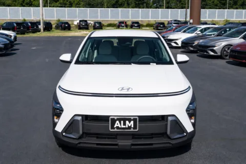 Photos of 2027 Hyundai Kona SE for sale in Athens, GA at ALM Hyundai Athens