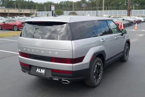 More photos of 2027 Hyundai Santa Fe SE at ALM Hyundai Athens, GA