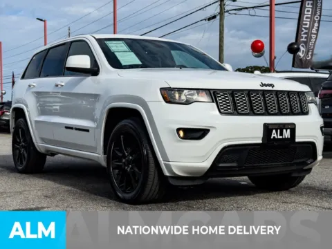 More photos of 2018 Jeep Grand Cherokee Altitude at ALM Hyundai Athens, GA