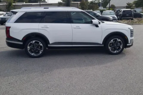 More photos of 2027 Hyundai Palisade Hybrid Limited at ALM Hyundai Athens, GA