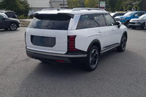 More photos of 2027 Hyundai Palisade Hybrid Limited at ALM Hyundai Athens, GA