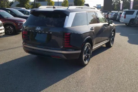 More photos of 2027 Hyundai Palisade Hybrid Limited at ALM Hyundai Athens, GA