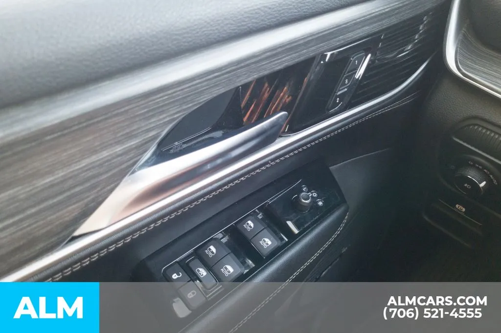 2024 Jeep Wagoneer L Series II - Photo 15