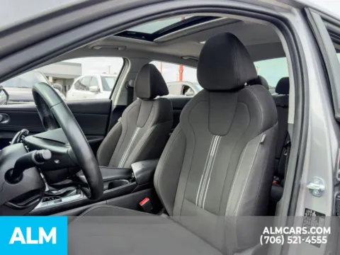 More photos of 2025 Hyundai Elantra SEL Convenience at ALM Hyundai Athens, GA