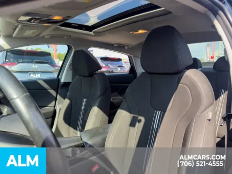 More photos of 2025 Hyundai Elantra SEL Convenience at ALM Hyundai Athens, GA