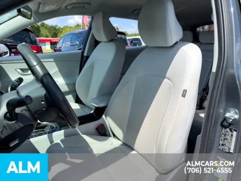 More photos of 2024 Hyundai Kona SEL at ALM Hyundai Athens, GA