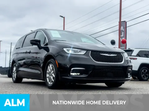 More photos of 2023 Chrysler Pacifica Touring L at ALM Hyundai Athens, GA