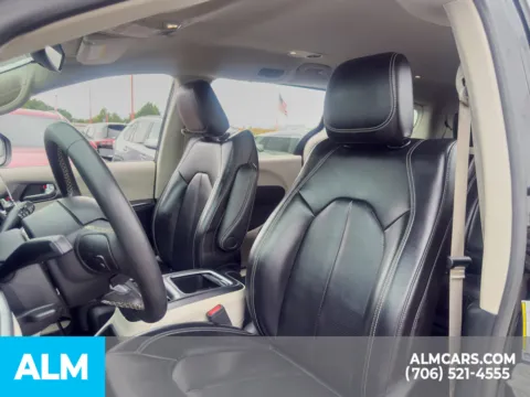 More photos of 2023 Chrysler Pacifica Touring L at ALM Hyundai Athens, GA