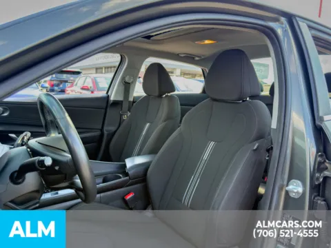 More photos of 2025 Hyundai Elantra SEL Convenience at ALM Hyundai Athens, GA