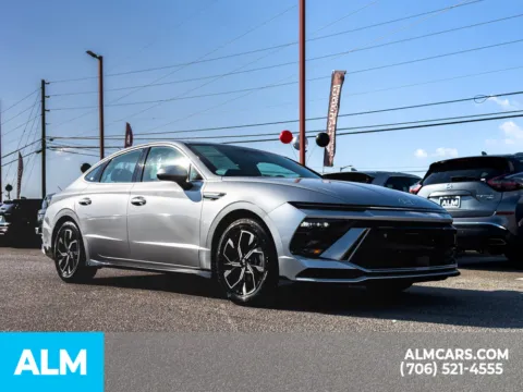 More photos of 2024 Hyundai Sonata SEL at ALM Hyundai Athens, GA